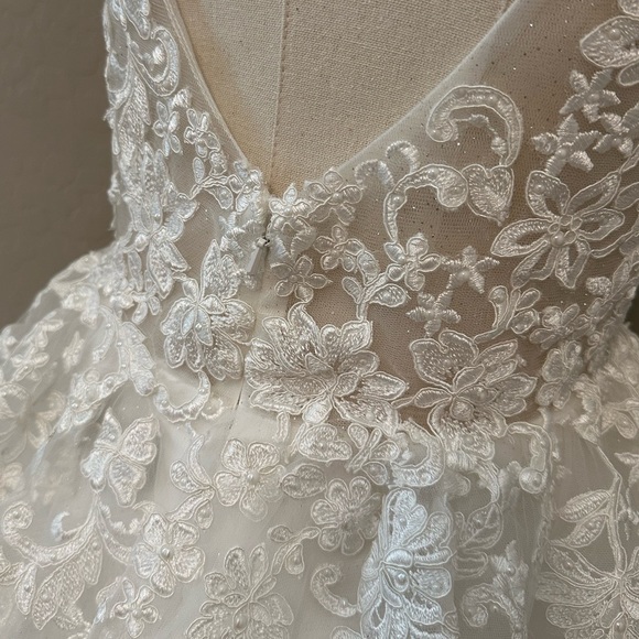 NEW ALYCE PARIS SZ 14 WHITE ILLUSION SLEEVELESS BEADED TULLE FORMAL BALLGOWN - Picture 3 of 16